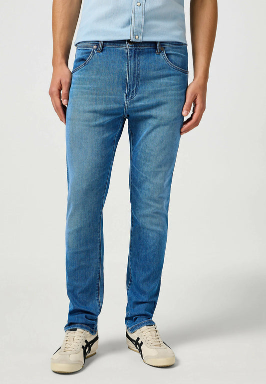 WRANGLER Jeans Uomo Slim Tapered Epic Soft denim Heritage Haze “Larston”