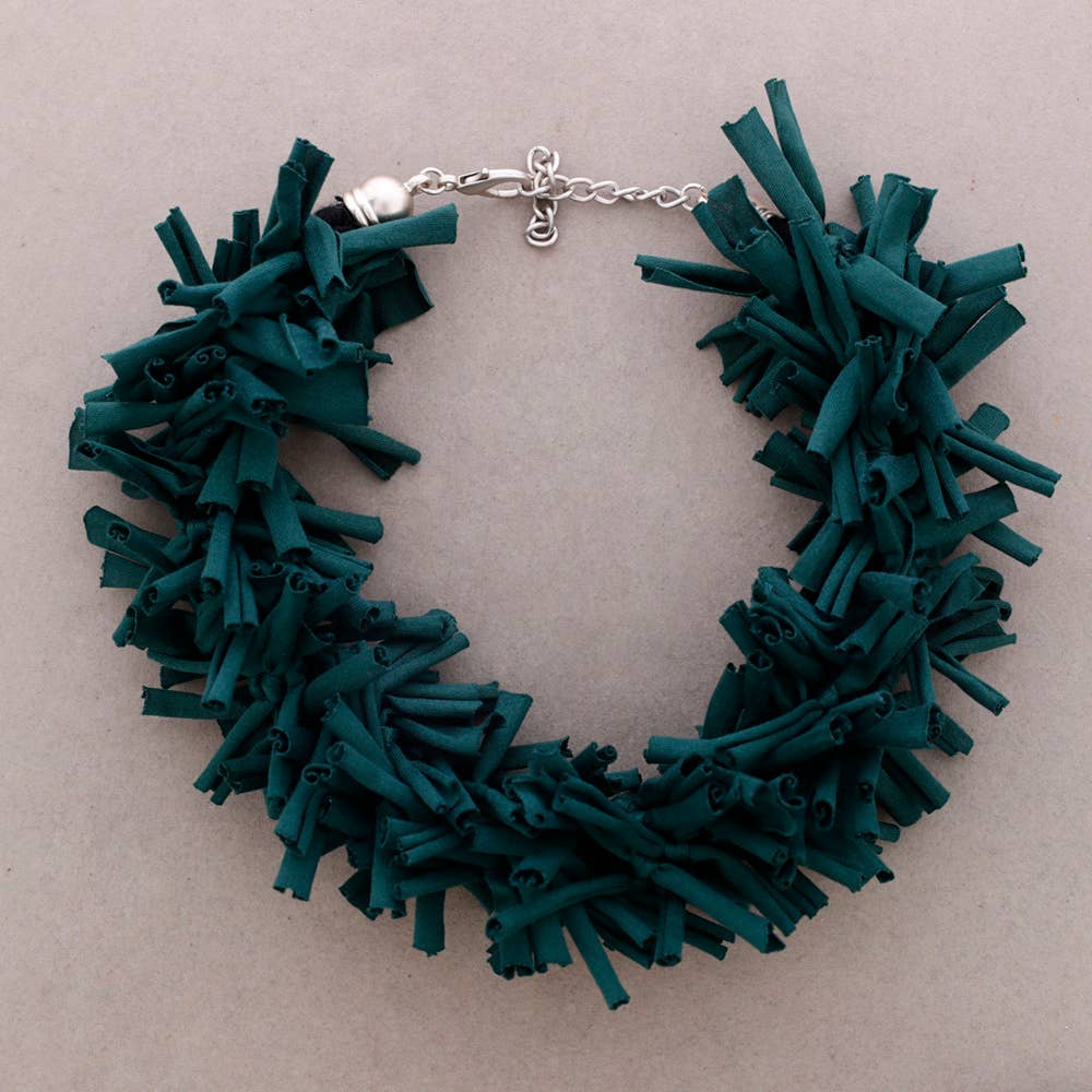Collana con Frange in Tessuto