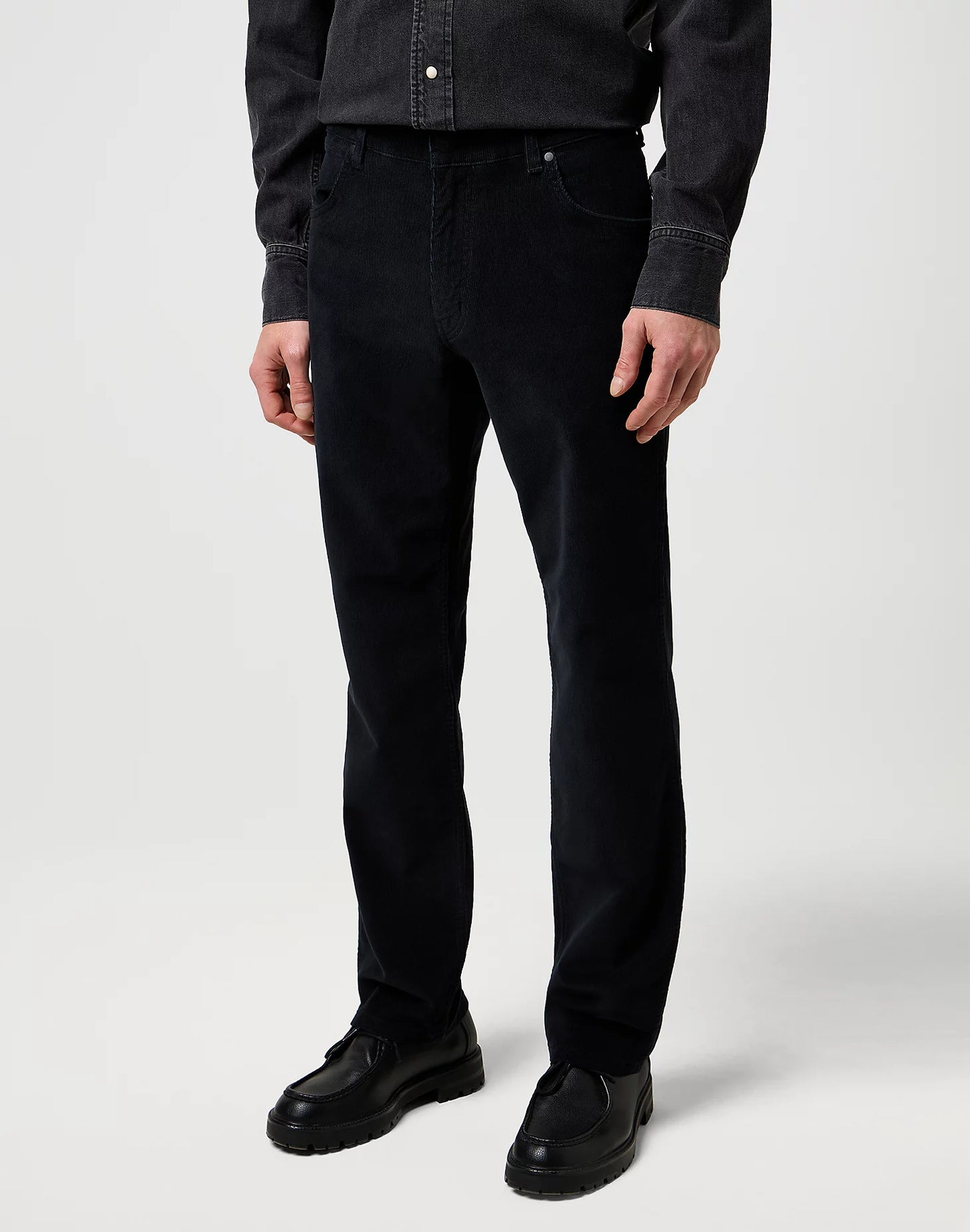 WRANGLER Pantaloni Uomo Regular fit in velluto a coste stretch Black “Greensboro”