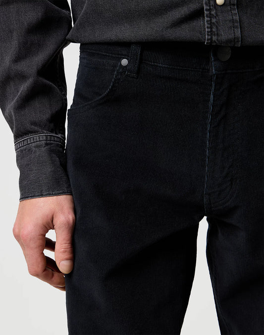 WRANGLER Pantaloni Uomo Regular fit in velluto a coste stretch Black “Greensboro”