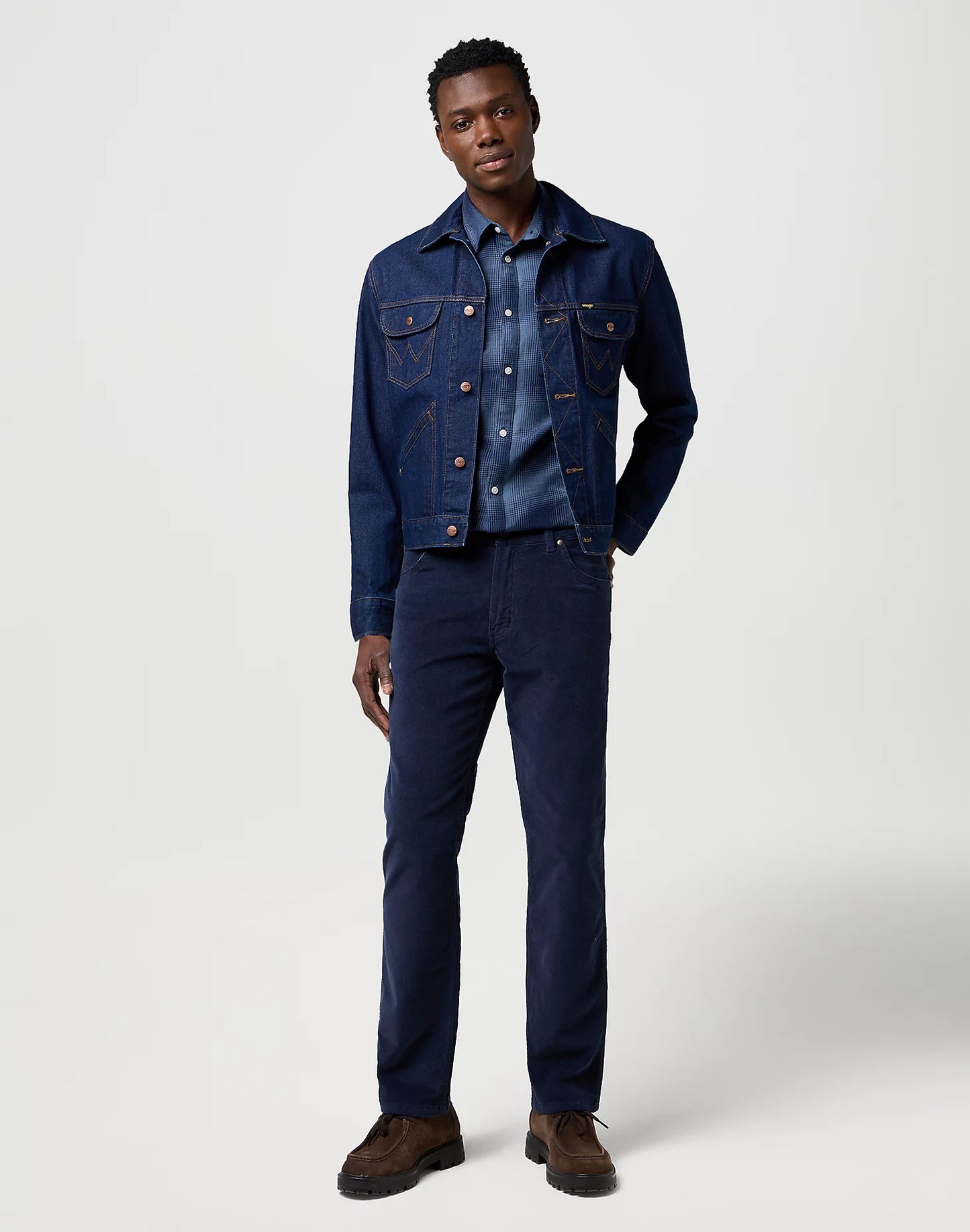 WRANGLER Pantaloni Uomo Regular fit velluto a coste stretch Mood Indigo “Greensboro”