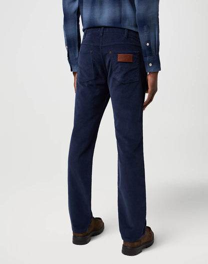 WRANGLER Pantaloni Uomo Regular fit velluto a coste stretch Mood Indigo “Greensboro”