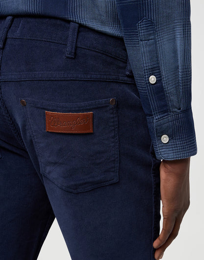 WRANGLER Pantaloni Uomo Regular fit velluto a coste stretch Mood Indigo “Greensboro”