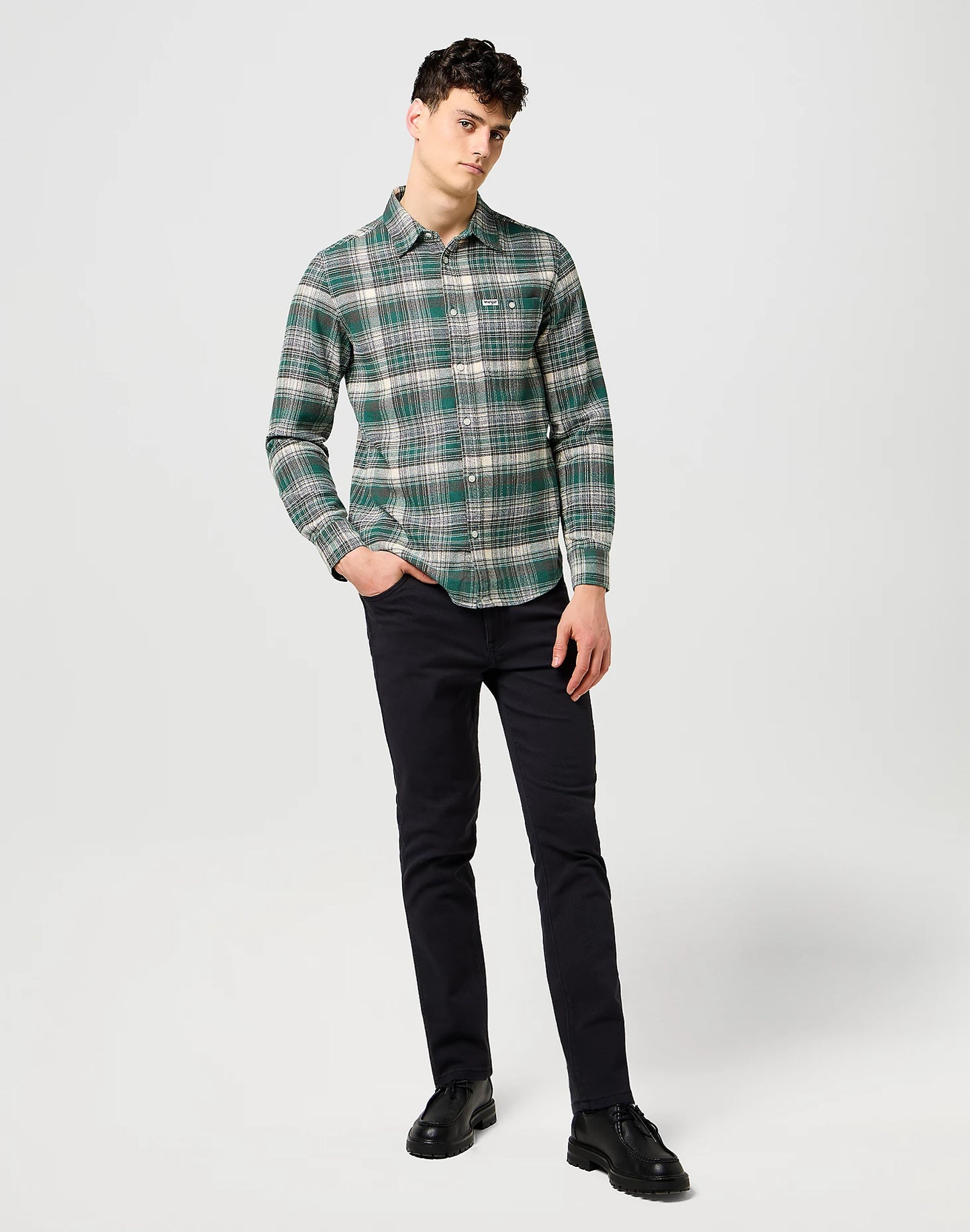 Wrangler pantaloni Slim Tapered twill stretch Black “Larston”