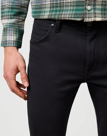 Wrangler pantaloni Slim Tapered twill stretch Black “Larston”