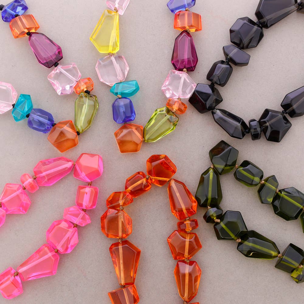 Collana con Perline Irregolari in Resina