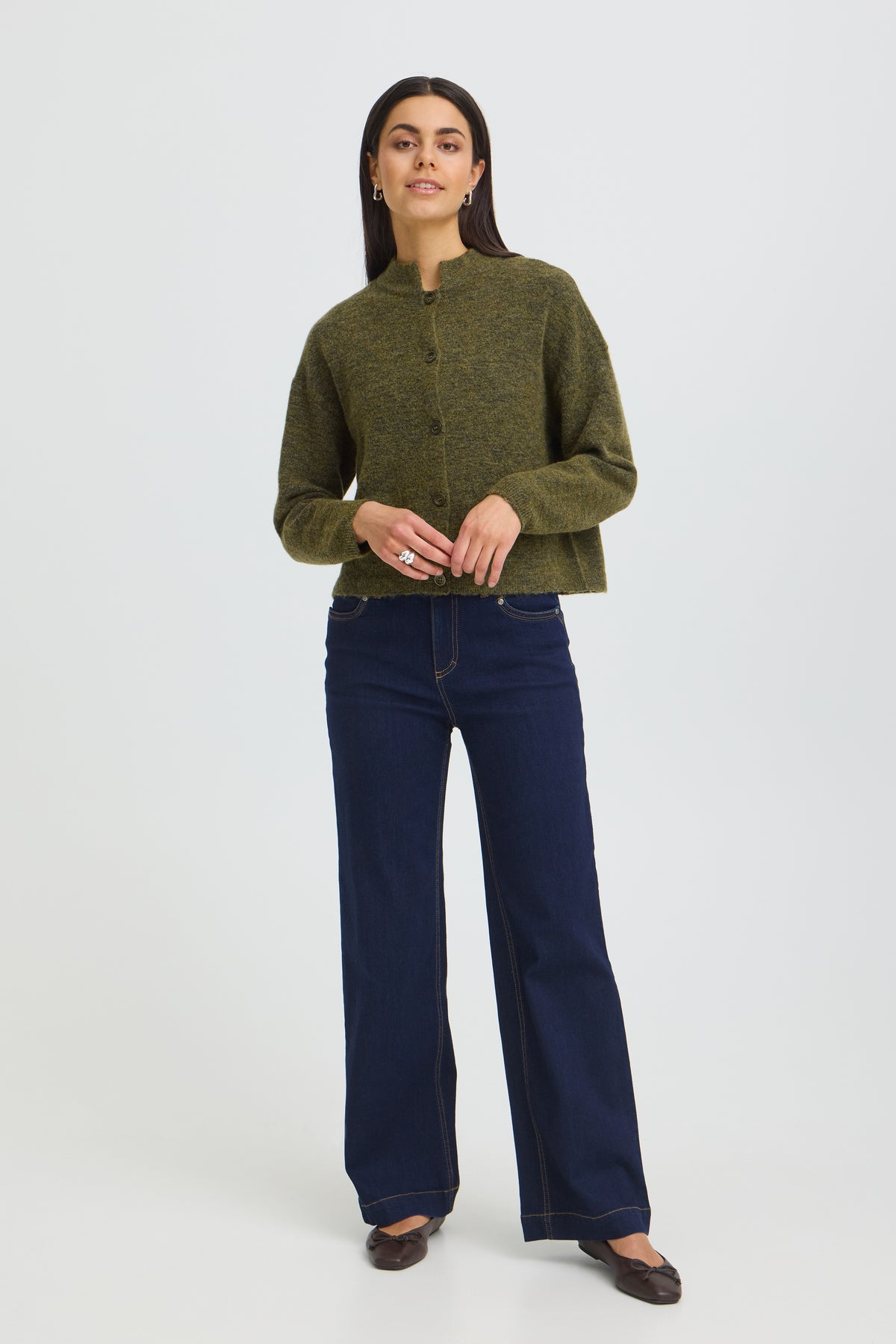 Fransa cardigan Sanny Fir Green Melange indossato