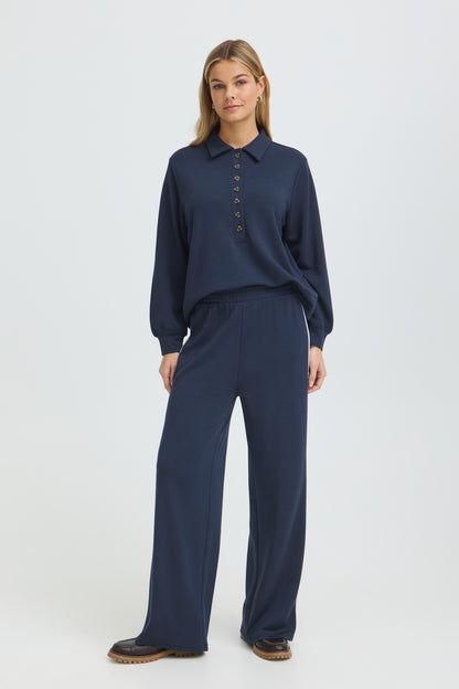 Fransa pantalone Aurora Navy indossato
