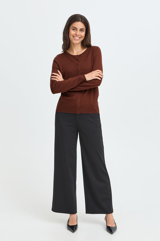 Fransa cardigan Zubasic Rum Raisin indossato
