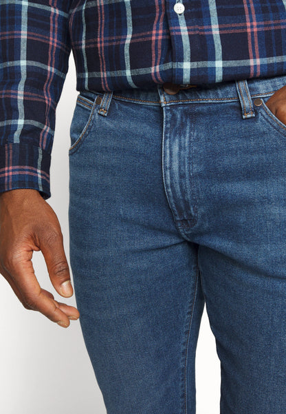WRANGLER Jeans Uomo Slim Tapered Epic Soft denim Country Boy “Larston”
