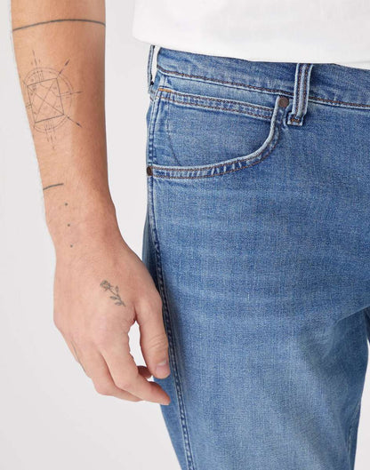 WRANGLER Jeans Uomo Regular Straight denim Dusky Cloud “Greensboro”